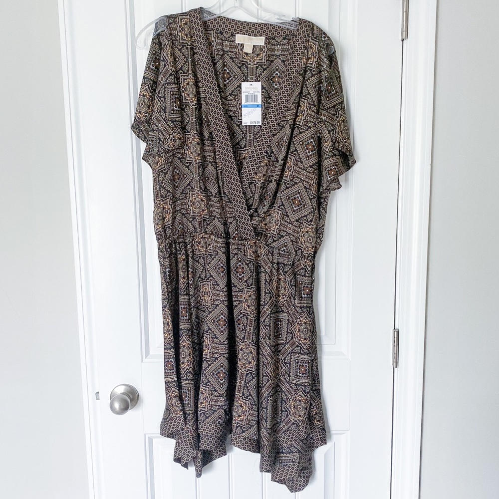 ⚡️NWT Michael Kors split sleeve handkerchief dress